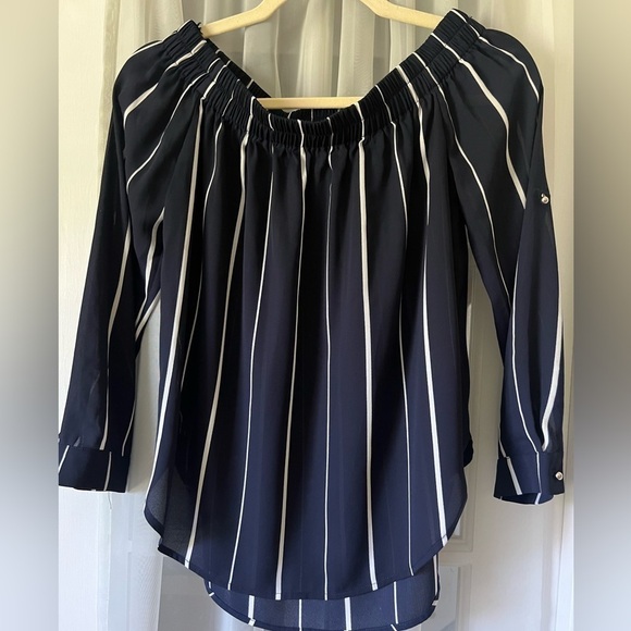 Papaya Tops - Papaya brand woman’s off the shoulder blouse navy with white pinstripes. Size S.